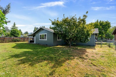 /international/us/1120-sw-cottonwood-street-grants-pass-or-110108538244/