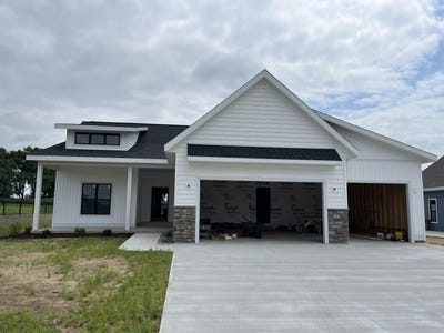 /international/us/327-willow-street-pardeeville-wi-110100835009/