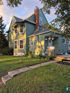 /international/us/102-3rd-st-st-se-pipestone-mn-110106298370/
