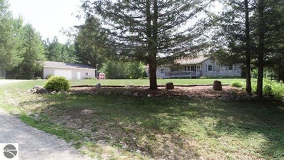 /international/us/3950-n-brown-road-manton-mi-110101435184/