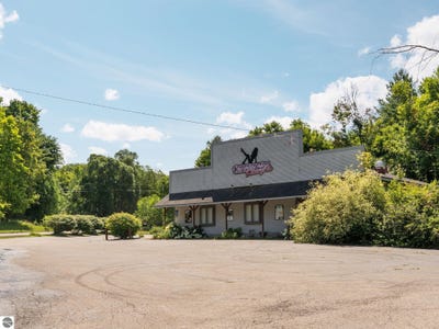 /international/us/4621-rapid-city-road-nw-rapid-city-mi-110119486977/