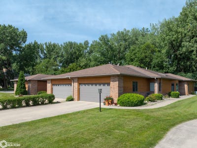 /international/us/2048-hunters-ridge-drive-mason-city-ia-110100897623/