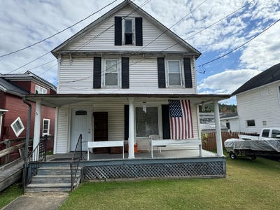 /international/us/6-college-street-au-sable-forks-ny-110094967036/
