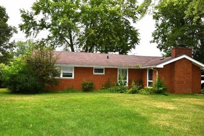 /international/us/1327-e-reynolds-street-goshen-in-110101055423/