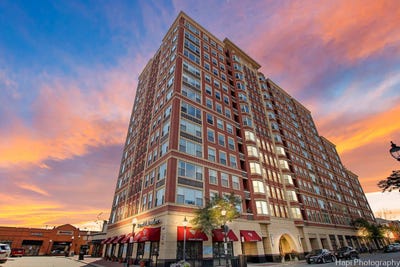 /international/us/77-s-evergreen-avenue-arlington-heights-il-110108821407/