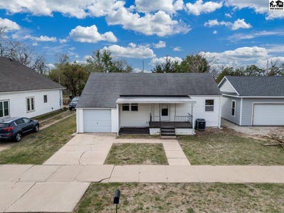 /international/us/925-e-10th-ave-hutchinson-ks-110107200003/