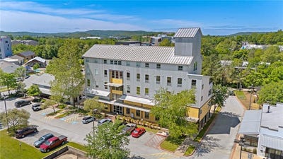 /international/us/525-s-school-fayetteville-ar-110107551561/