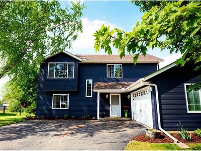 /international/us/928-e-orchard-street-belle-plaine-mn-110108237000/