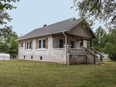 /international/us/703-johnson-avenue-ava-mo-110108239096/