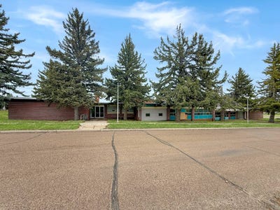 /international/us/150-n-missouri-st-fort-peck-mt-110107857878/