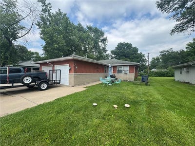 /international/us/1020-s-pitt-street-olathe-ks-110100356811/