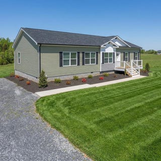 /international/us/1005-levi-road-green-bay-va-110096704277/
