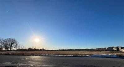 /international/us/215th-street-spring-hill-ks-110097091433/
