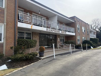 /international/us/601-chestnut-street-cedarhurst-ny-110106122922/