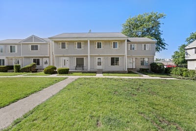 /international/us/422-gainsborough-court-bolingbrook-il-110108773143/