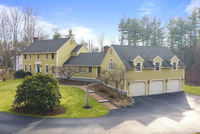 /international/us/19-old-milford-road-amherst-nh-110106947482/