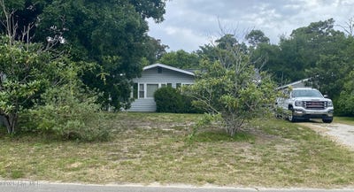 /international/us/424-trott-street-oak-island-nc-110101176798/