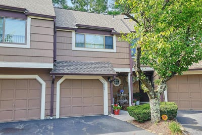/international/us/195-treetop-circle-nanuet-ny-110110085813/