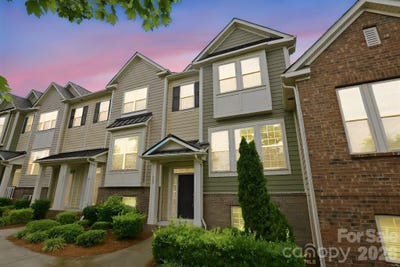 /international/us/327-annandale-drive-fort-mill-sc-110108538454/