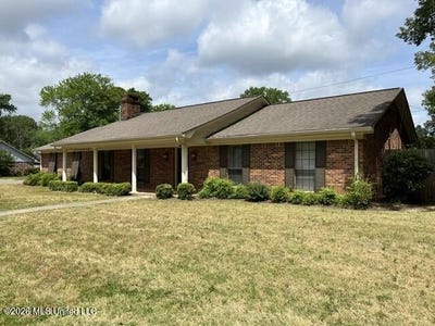 /international/us/304-shadowood-lane-starkville-ms-110108826909/