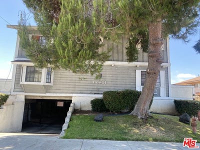 /international/us/14621-s-berendo-ave-gardena-ca-110108890953/