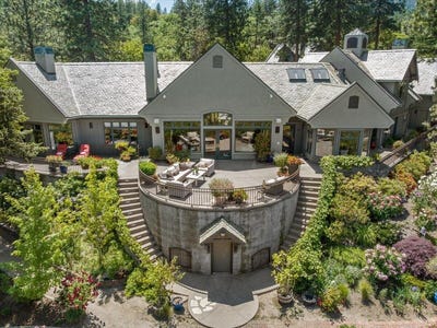 /international/us/500-ashland-loop-road-ashland-or-110100687773/