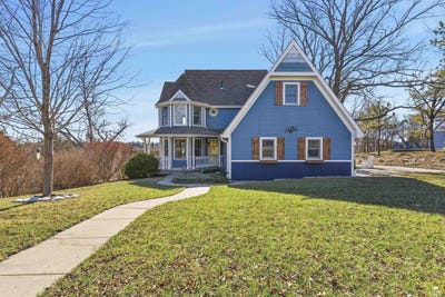 /international/us/3215-driftwood-drive-manhattan-ks-110107417692/