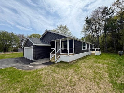 /international/us/16-pine-haven-street-saco-me-110108240191/