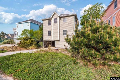 /international/us/549-white-whale-way-corolla-nc-110098668300/