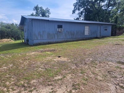 /international/us/4381-lee-road-marianna-fl-110108850465/
