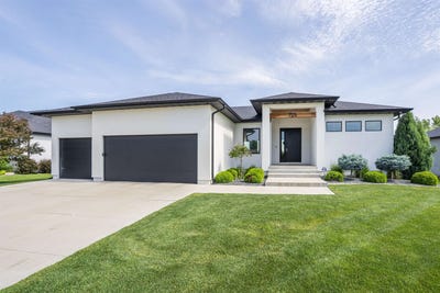 /international/us/725-e-pinehurst-tr-dakota-dunes-sd-110108354522/