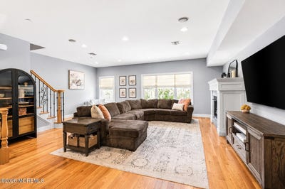 /international/us/31-white-oak-lane-aberdeen-nj-110108691200/