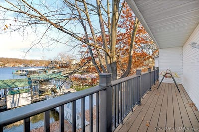 /international/us/79-honeysuckle-road-lake-ozark-mo-110105033972/