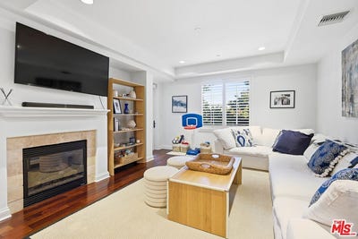 /international/us/12975-agustin-pl-playa-vista-ca-110120053517/
