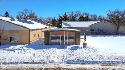 /international/us/511-main-street-s-hector-mn-110106534517/