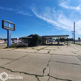 /international/us/1724-s-center-street-marshalltown-ia-110102002588/