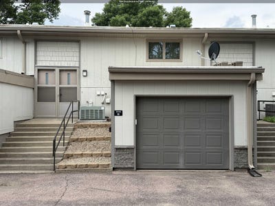 /international/us/1111-council-oak-sioux-city-ia-110108653376/