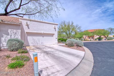 /international/us/11089-n-lapis-court-oro-valley-az-110101136429/