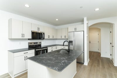 /international/us/1073-century-village-lane-ne-rochester-mn-110103100151/