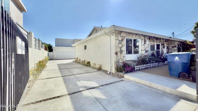 /international/us/11125-glenoaks-boulevard-pacoima-ca-110100995638/