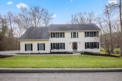 /international/us/15-hemlock-lane-binghamton-ny-110107054684/