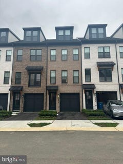 /international/us/22910-tawny-pine-square-brambleton-va-110100590434/
