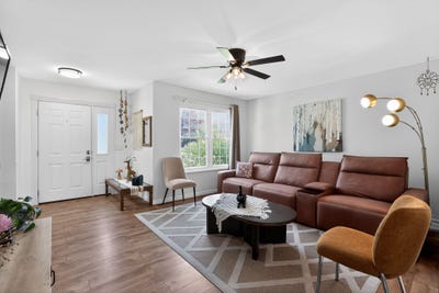 /international/us/913-n-clover-lane-cottage-grove-wi-110108026980/