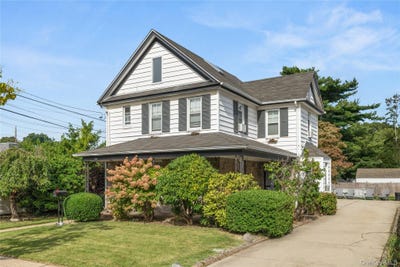 /international/us/1967-oakland-avenue-wantagh-ny-110119888815/