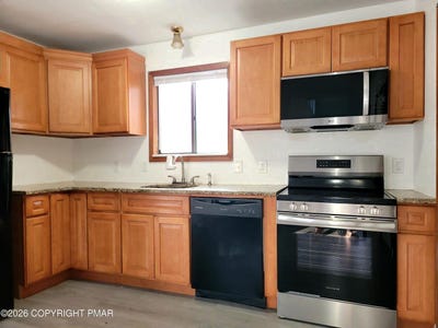 /international/us/8382-garden-drive-tobyhanna-pa-110107303521/