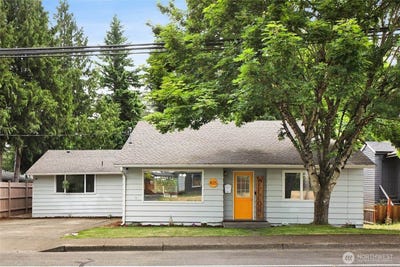 /international/us/825-main-street-lynden-wa-110100312593/