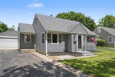 /international/us/214-pearl-street-cary-il-110108963584/