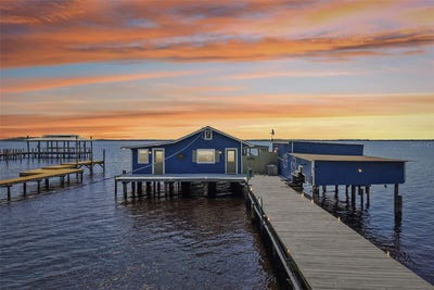 /international/us/21-s-lake-street-crescent-city-fl-110108872583/