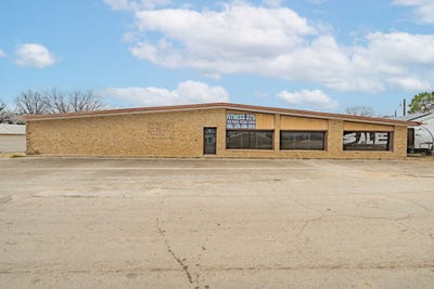 /international/us/103-indian-creek-drive-comanche-tx-110104841299/