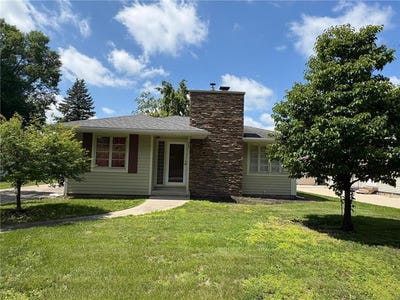 /international/us/207-meadow-lane-benson-mn-110100901496/